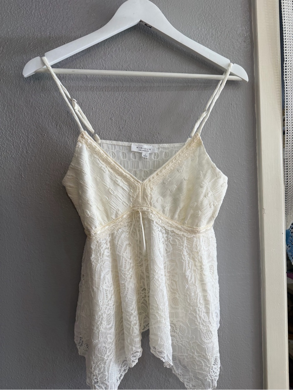 Kirious Cream Lace Spaghetti Strap Chemise